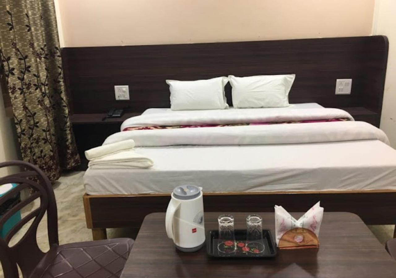 Liberty Guest House พาราณสี ภายนอก รูปภาพ