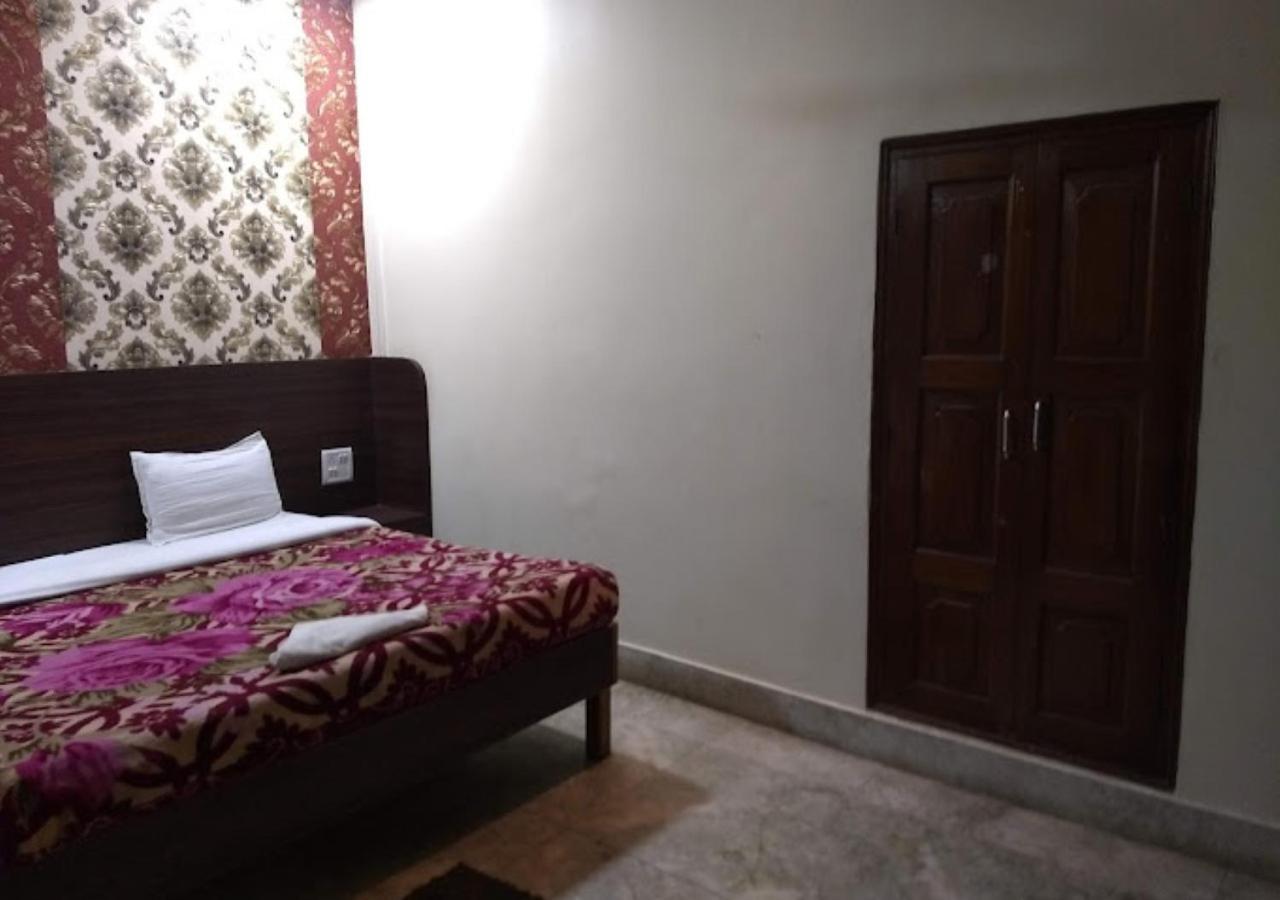 Liberty Guest House พาราณสี ภายนอก รูปภาพ