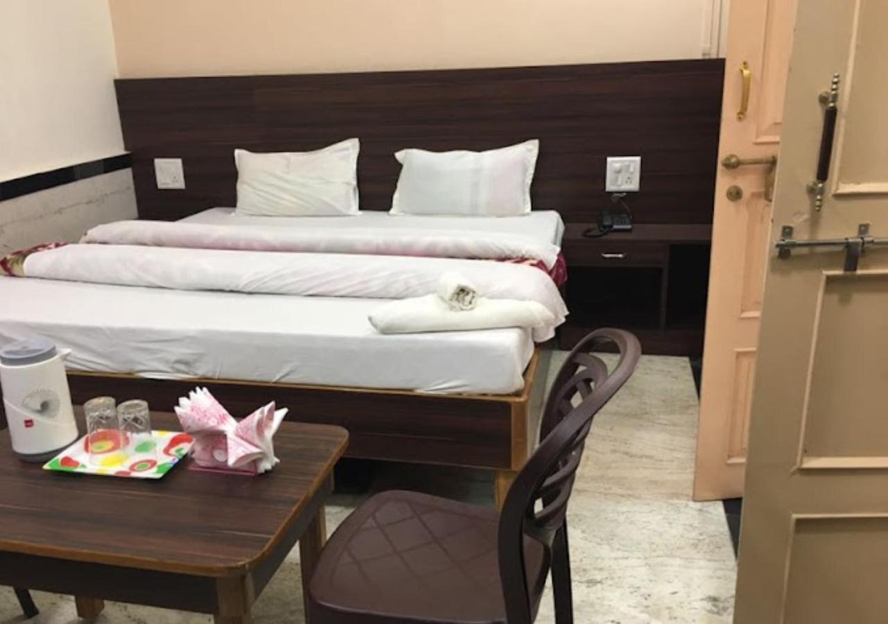 Liberty Guest House พาราณสี ภายนอก รูปภาพ