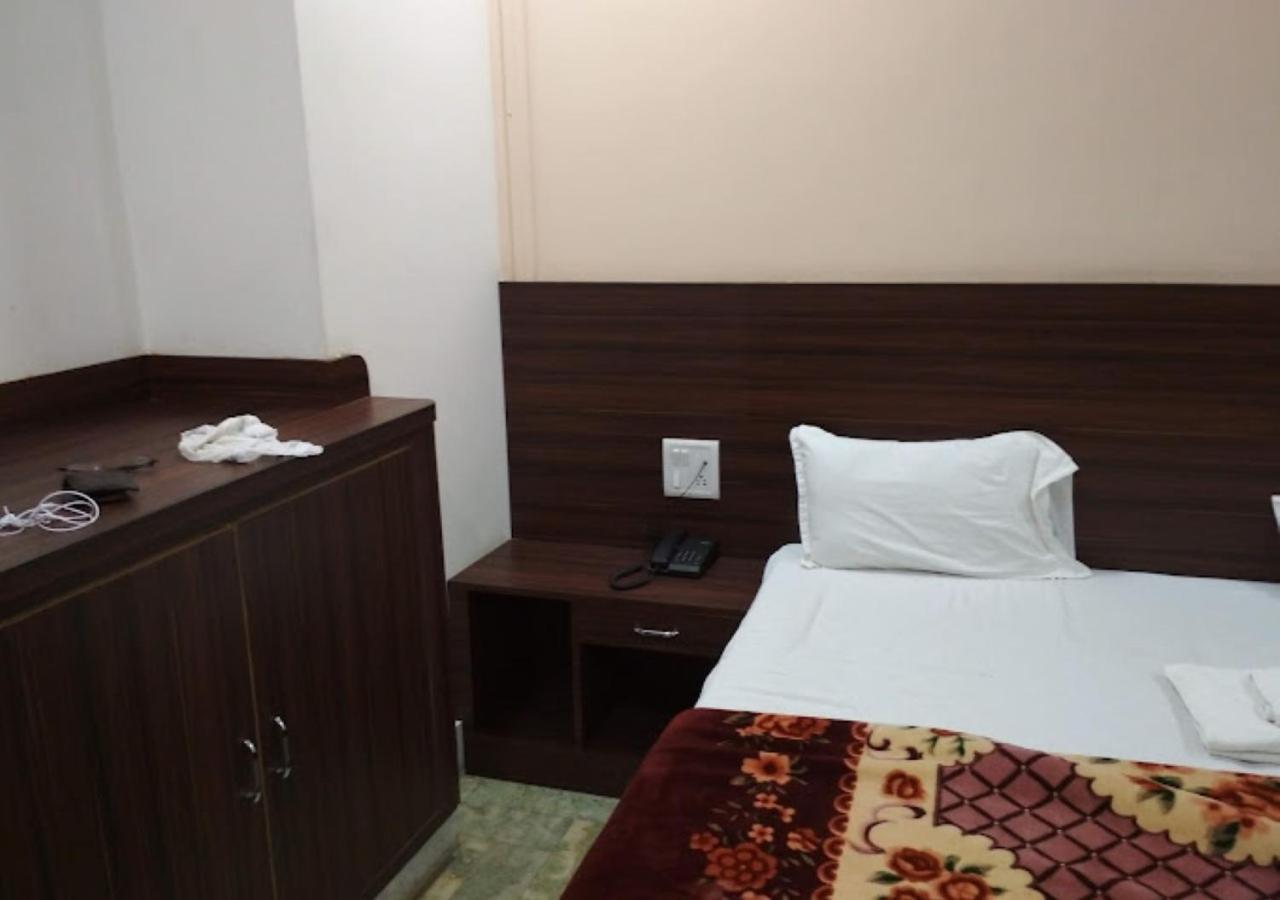 Liberty Guest House พาราณสี ภายนอก รูปภาพ