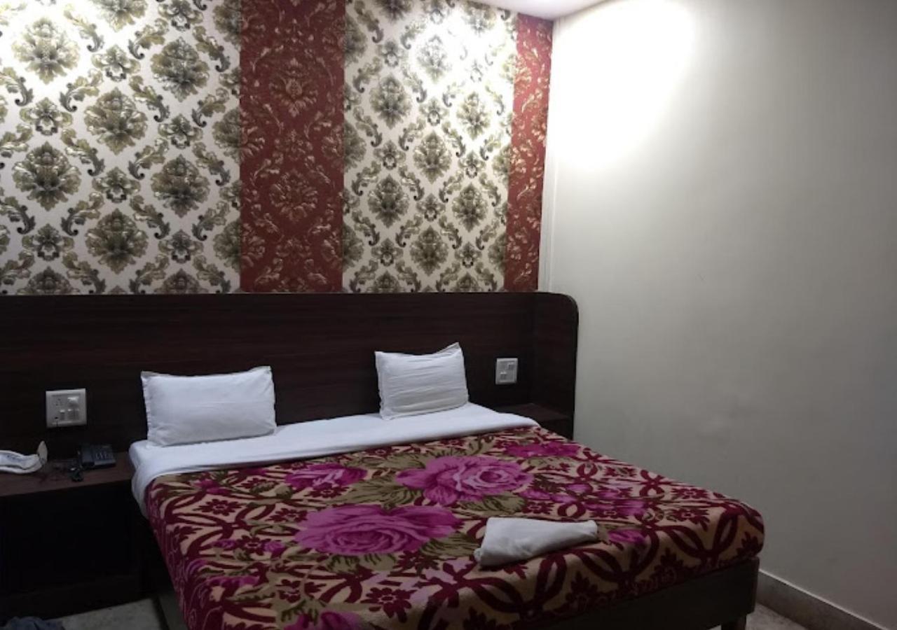 Liberty Guest House พาราณสี ภายนอก รูปภาพ