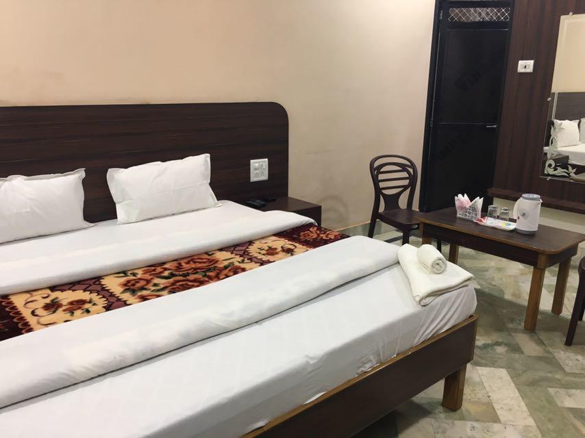 Liberty Guest House พาราณสี ภายนอก รูปภาพ